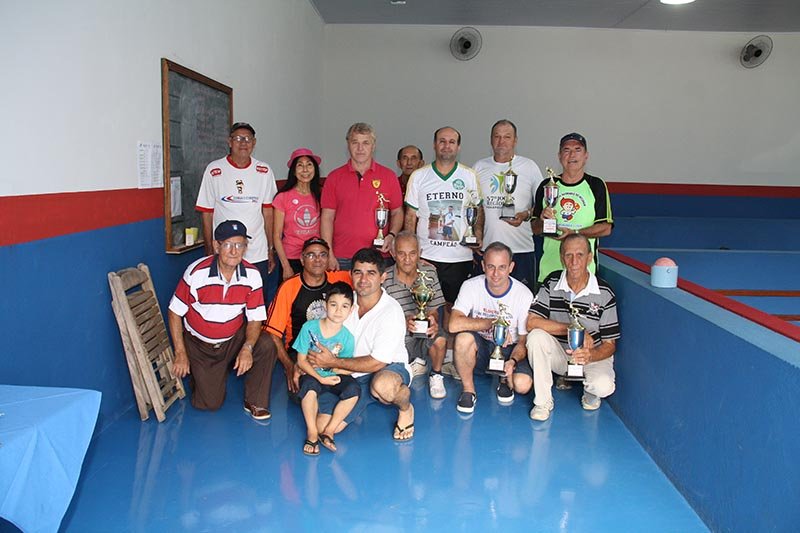 Marinheiro e Bepinho são campeões de bocha no Lago
