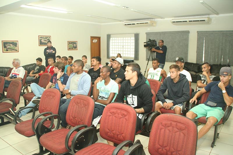 Penapolense se apresenta, mas, participação é incerta