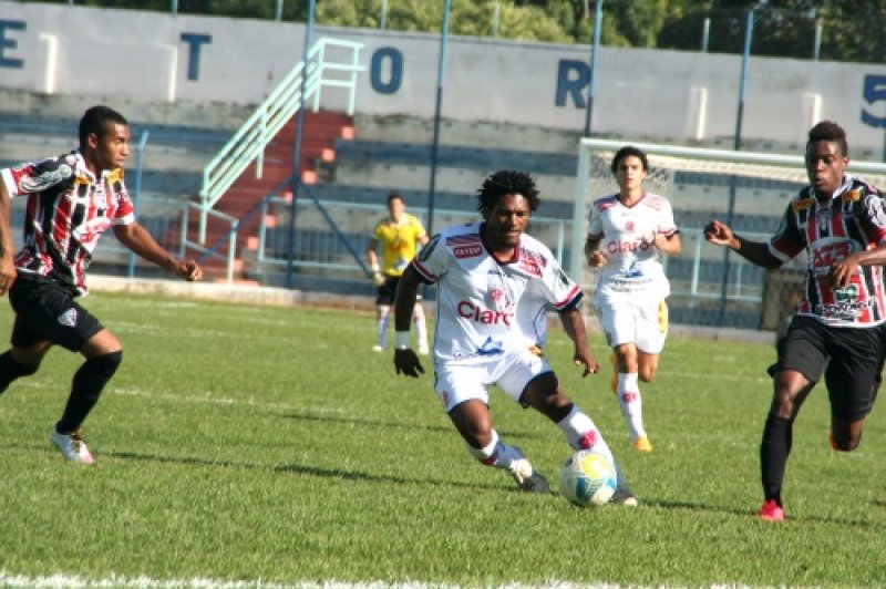 Penapolense Sub-15 e Sub-17 vencem Vocem