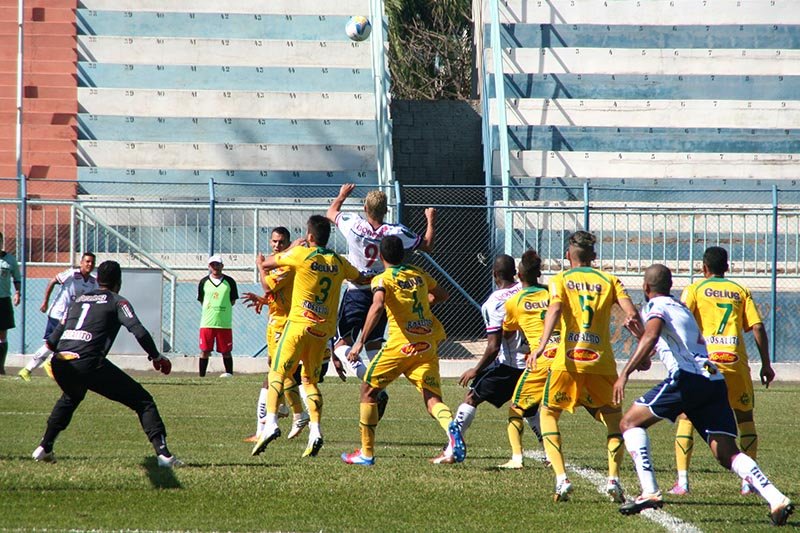 Penapolense perde para o Linense
