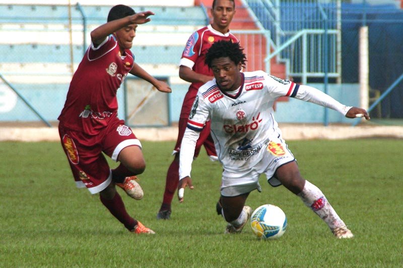 Sub-15 e Sub-20 vencem no Paulista