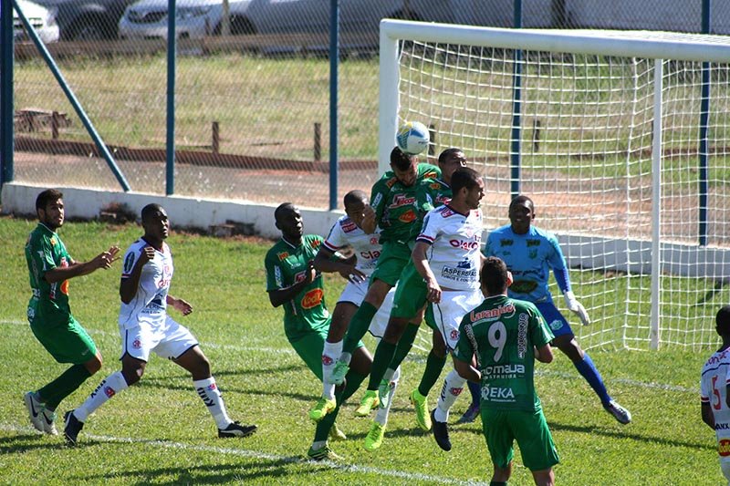 Penapolense desencanta e vence a primeira