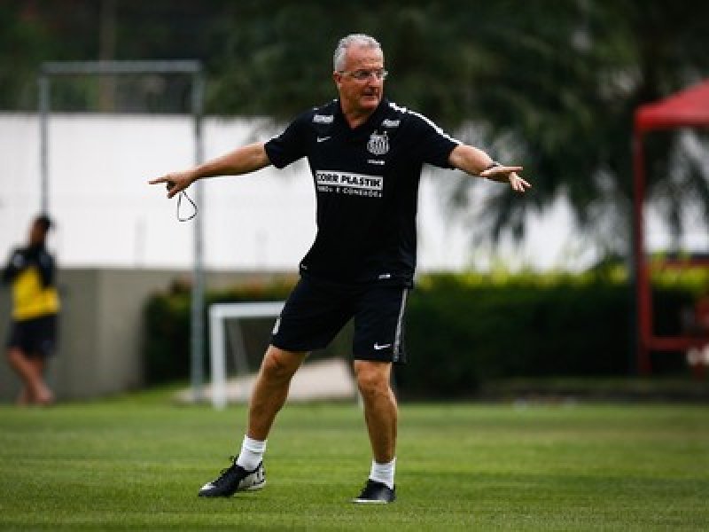 Dorival testa time com mudanças e cogita poupar titulares contra o Avaí