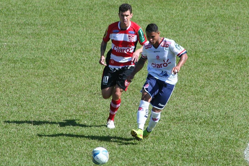 Com desfalques, Penapolense perde para o Linense