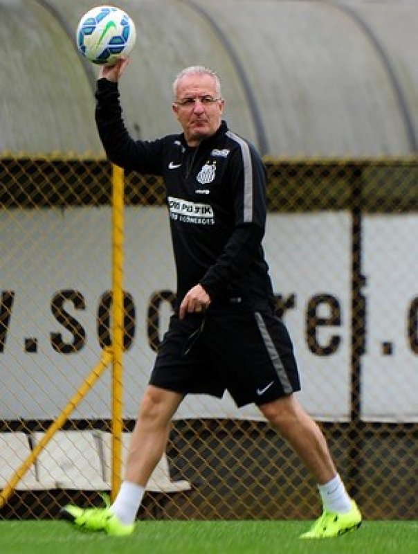 Dorival garante Lucas Lima contra a Ponte, mas não esboça time titular