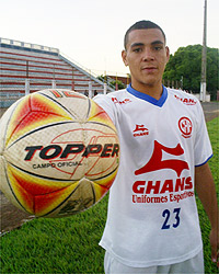 Gledson é a bola da vez no CAP