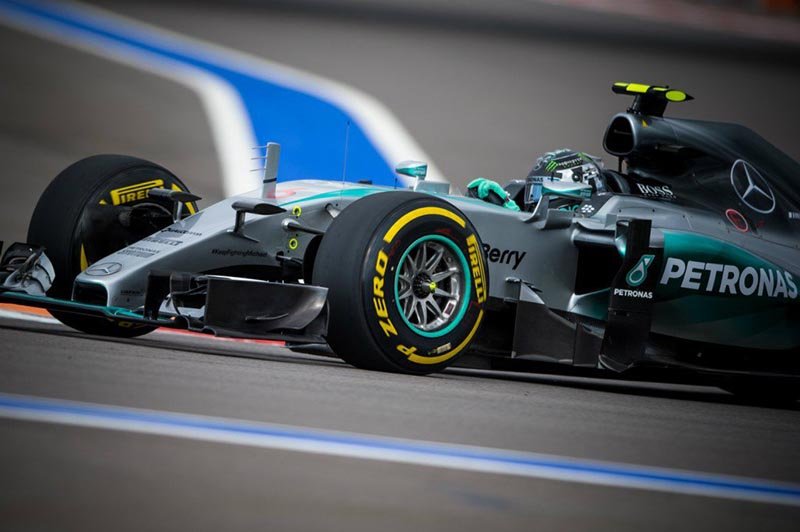 F-1: Rosberg domina classificatório e faz a pole em Sochi