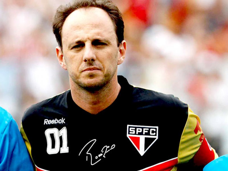 São Paulo faz jogo decisivo contra o Goiás
