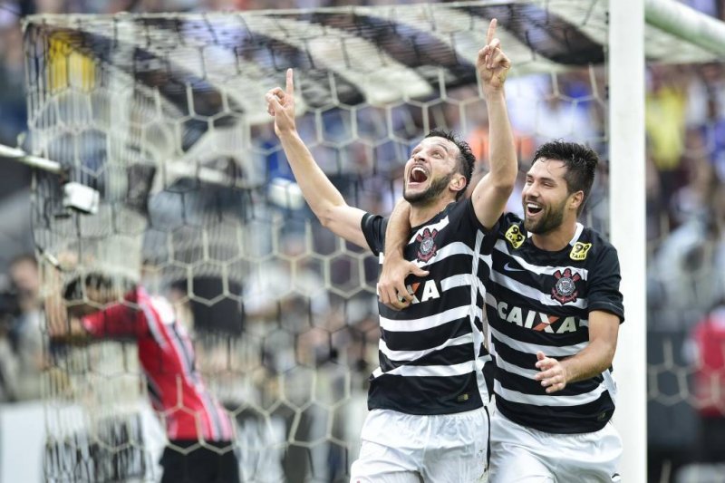 Alvo do Palmeiras, Edu Dracena rescinde contrato com Corinthians
