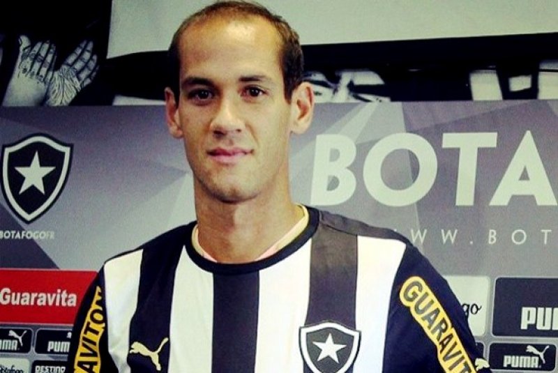 CAP contrata Rodrigo Souto, ex-Santos e São Paulo