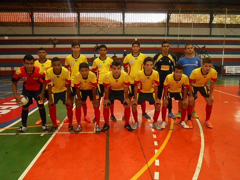 Cobras e Cobrinhas de Futsal foram movimentados com quatro partidas