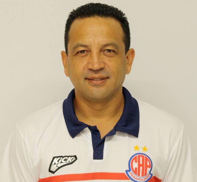 Kobayashi aprova atuação do time