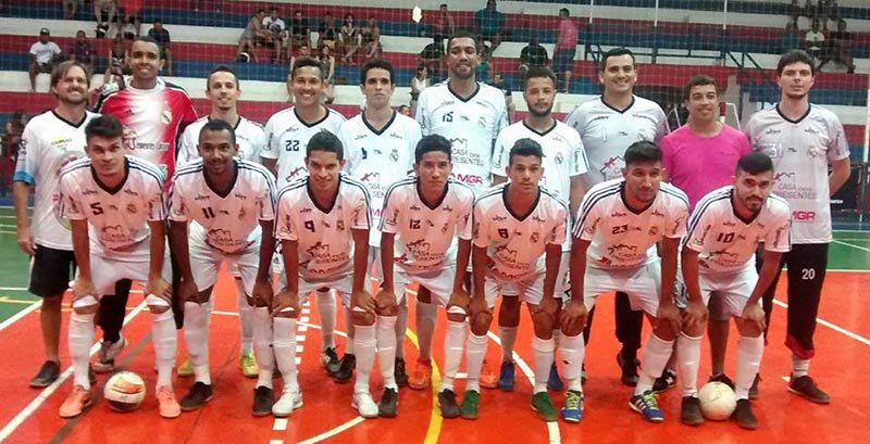 Real Madrid surpreende líder e se classifica