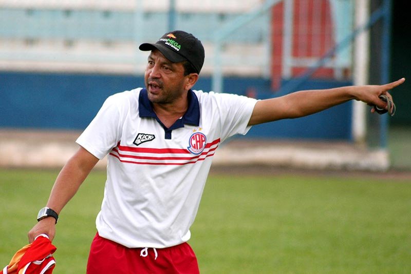 Kobayashi reafirma confiança na equipe