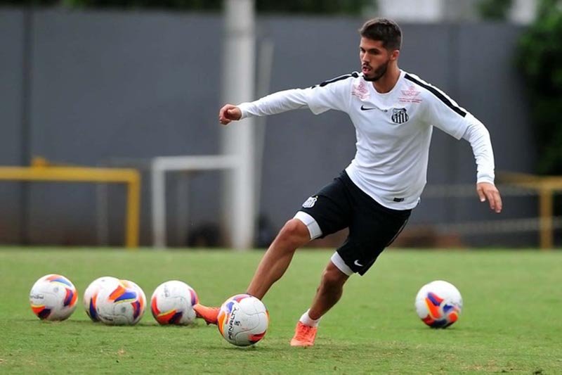 Dorival confirma Patito como titular e revela admiração antiga pelo argentino