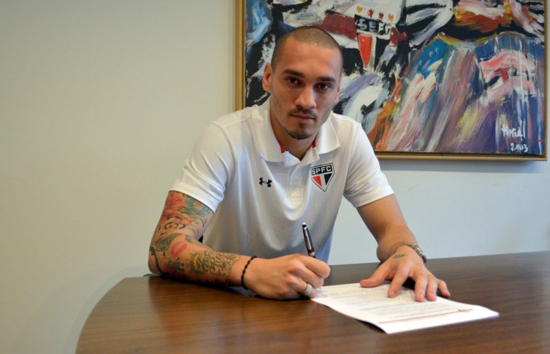 Maicon fecha elenco do São Paulo para 2016