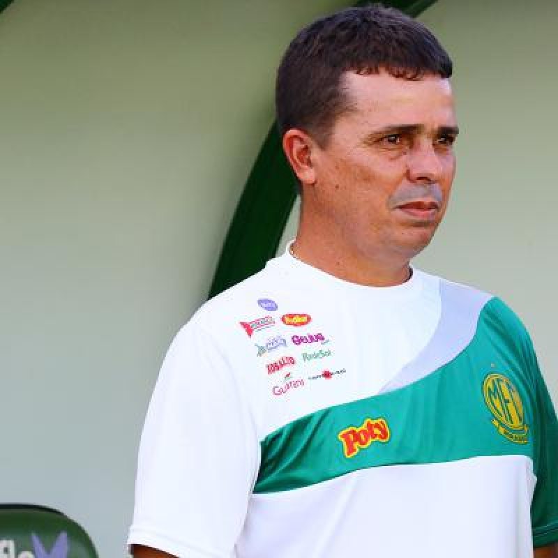 Evaristo Piza é o novo técnico
