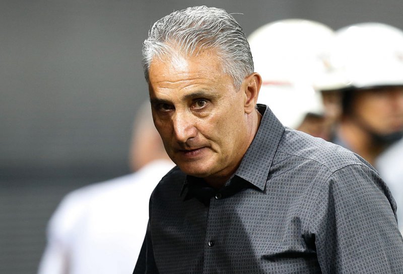 Tite indica retorno de Cássio e repete equipe titular
