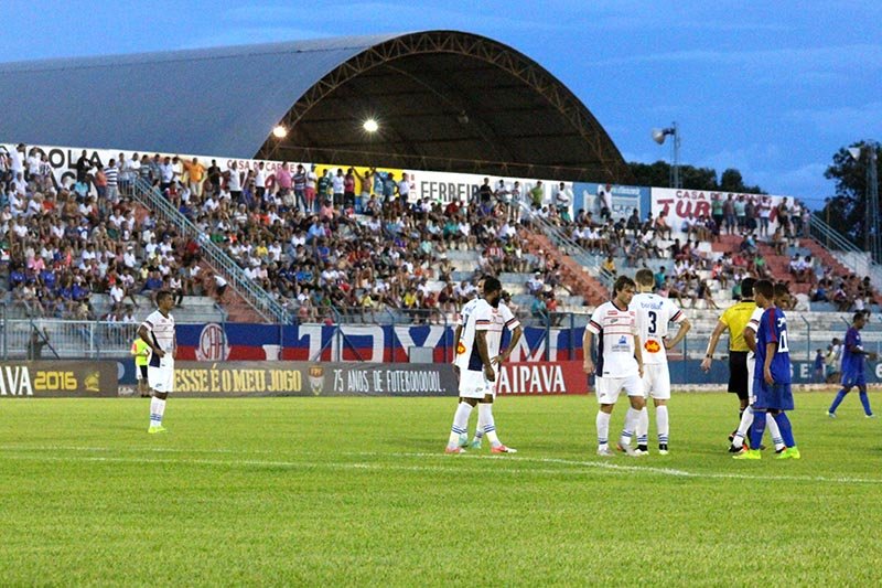 Diretoria do Penapolense faz promoção de ingressos