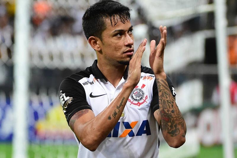 Tite pede para time não se deslumbrar e assegura força total