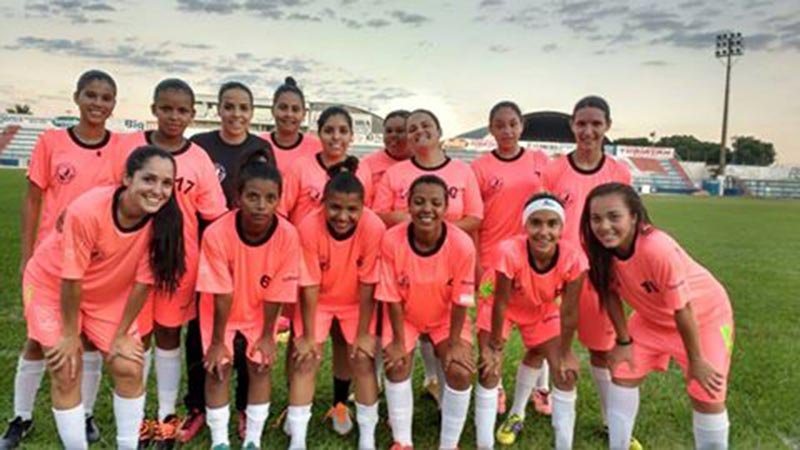 Futebol Feminino goleia em amistoso