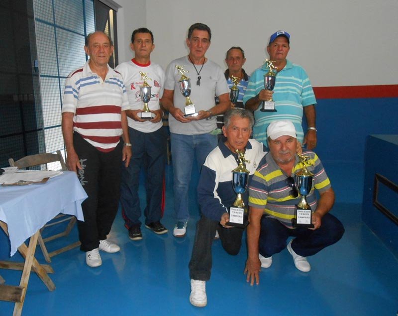 Jair Bossa do Valle e Valdomiro Moço são campeões do Torneio 1º de Maio de Bocha