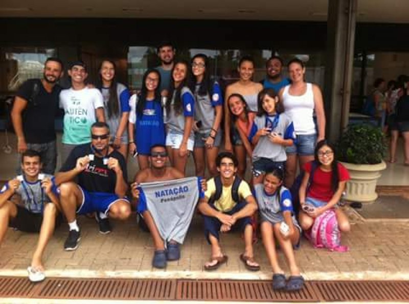 Nadadores competem em Bauru