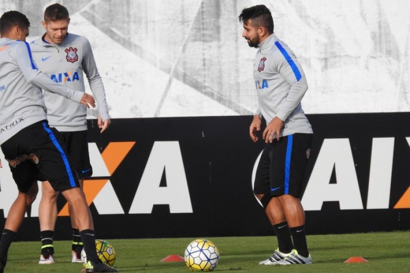 Palmeiras e Corinthians se enfrentam na Arena