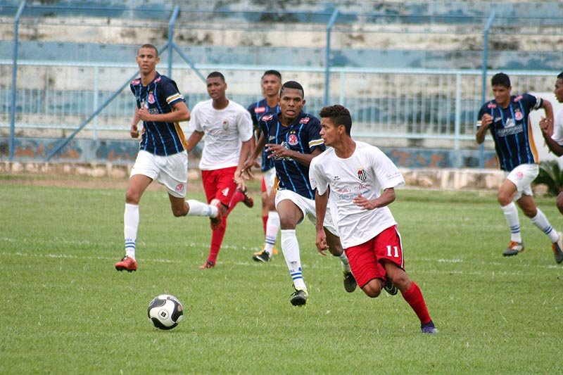 Equipes Sub-15 e Sub-17 perdem
