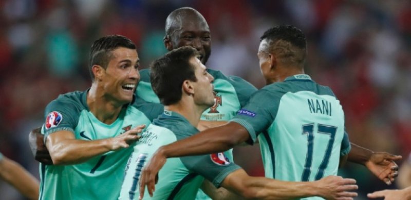 CR7 marca, Portugal vence a primeira e se garante na final da Euro