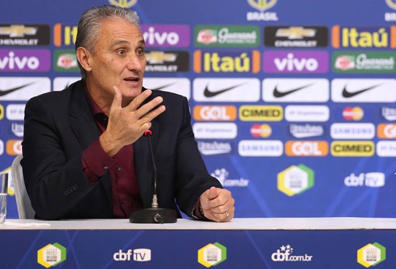 Tite ressalta parceria com Micale e minimiza pressão por ouro