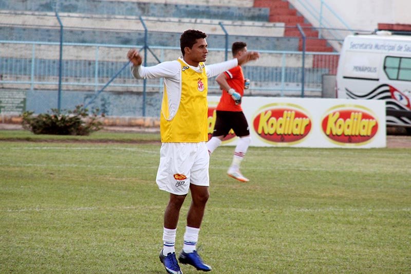Fio é dúvida para jogo contra o Mirassol
