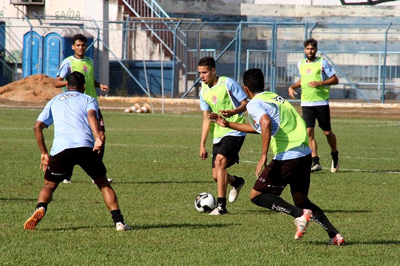 Penapolense treina no Tenentão