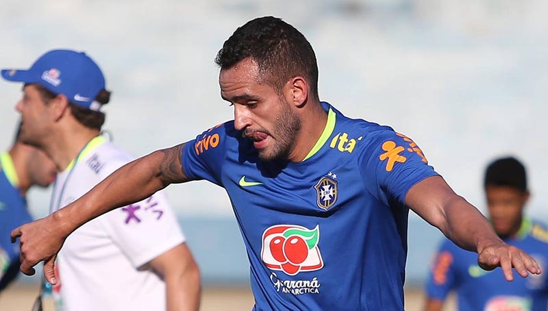 Sem Prass e com Renato Augusto, Micale fecha treino no Serra Dourada