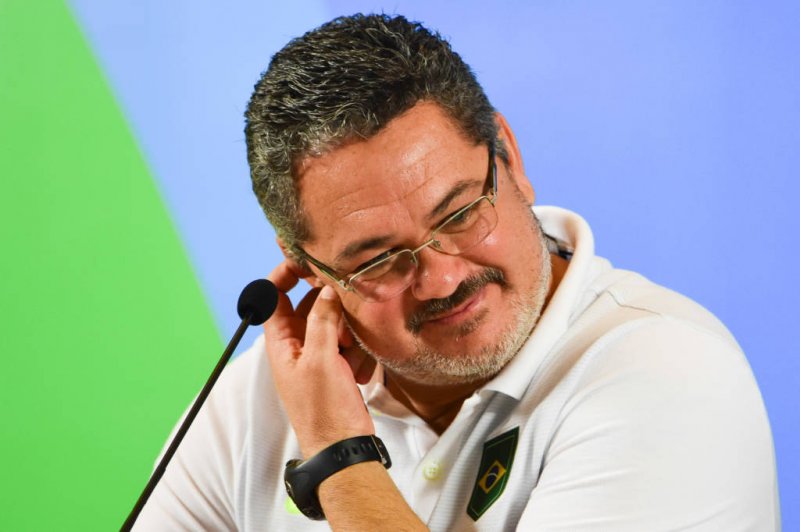 Micale conta com Neymar contra a Colômbia