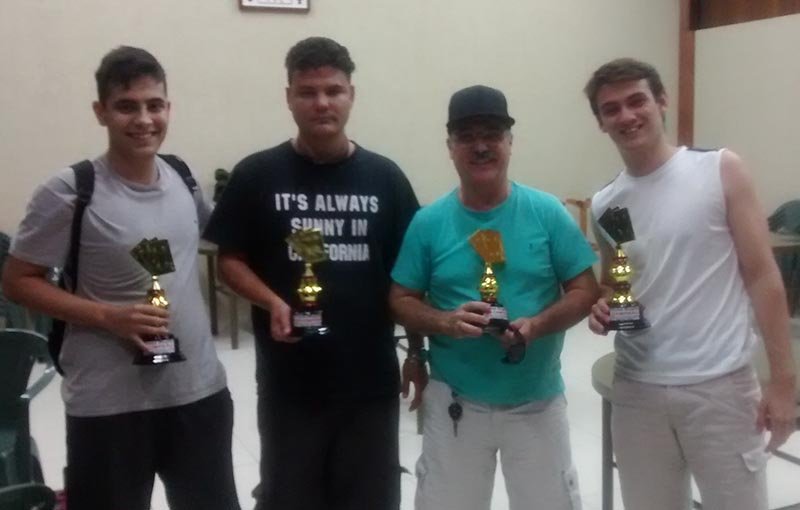 Carijó e Edson vencem Torneio de Bocha no CP