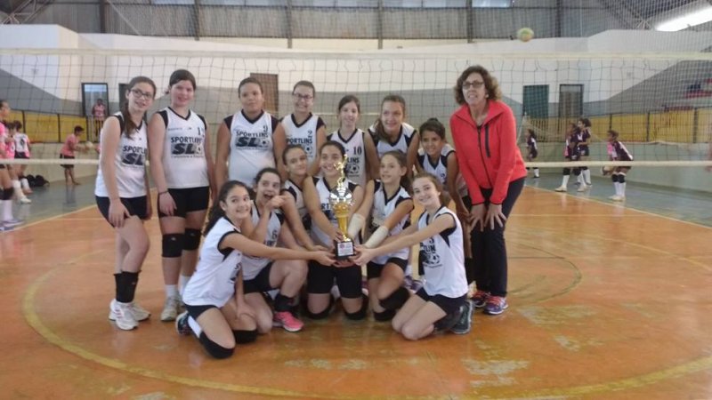 Vôleibol Feminino vence festival em Santo Antonio do Aracanguá