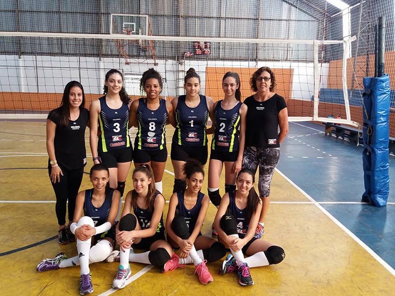 Vôlei Feminino ganha e perde em Lins