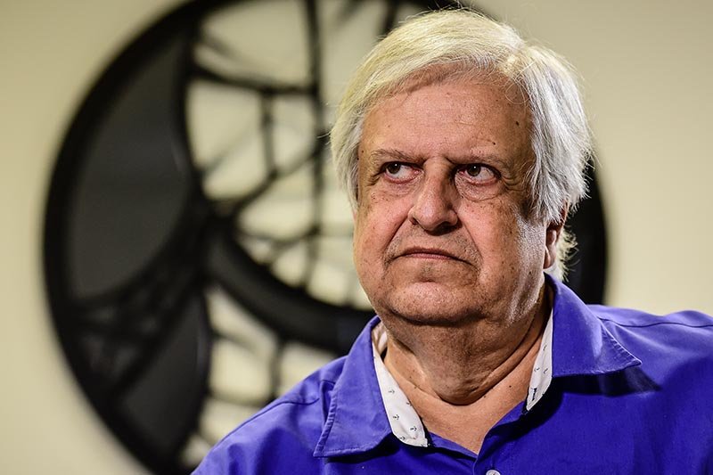 Presidente do Santos sugere favorecimento ao Corinthians