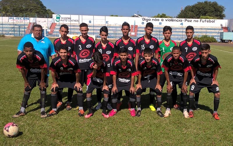 Futebol Menor vence no feriado