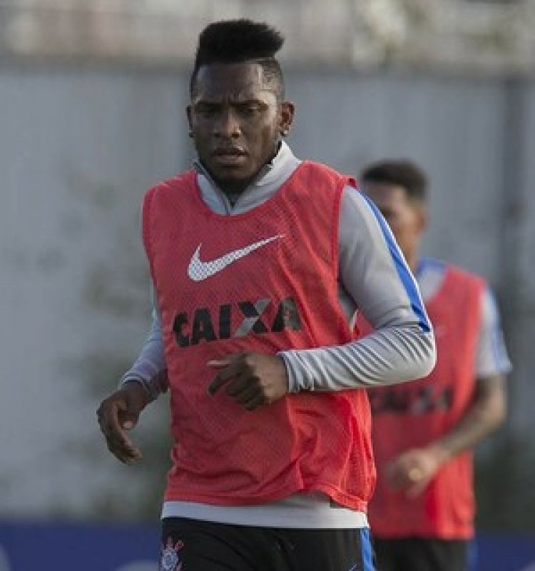 Marciel e Willians viram titulares no Corinthians