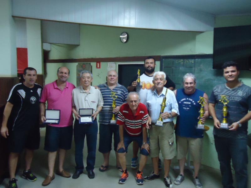 Torneios de truco e bocha são realizados no Clube Penapolense