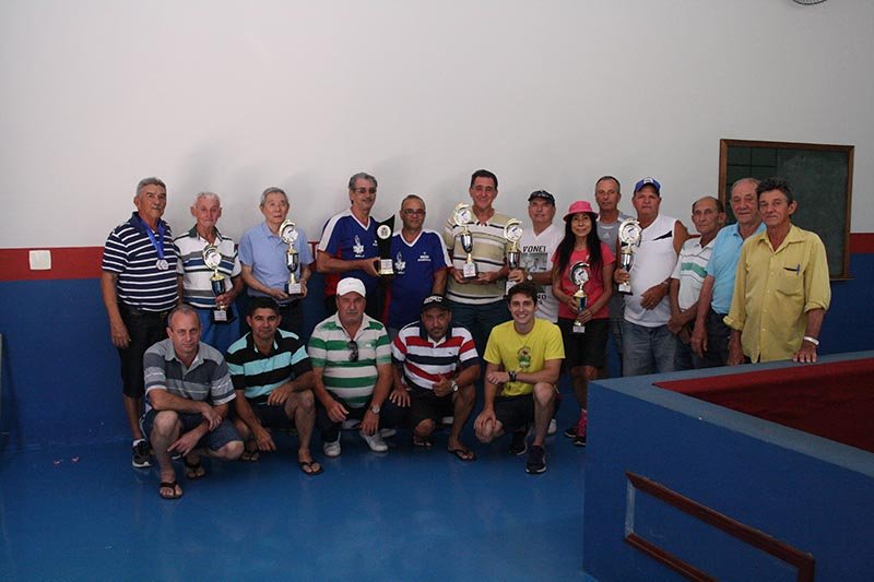Marinheiro e Cláudio vencem Torneio de Bocha