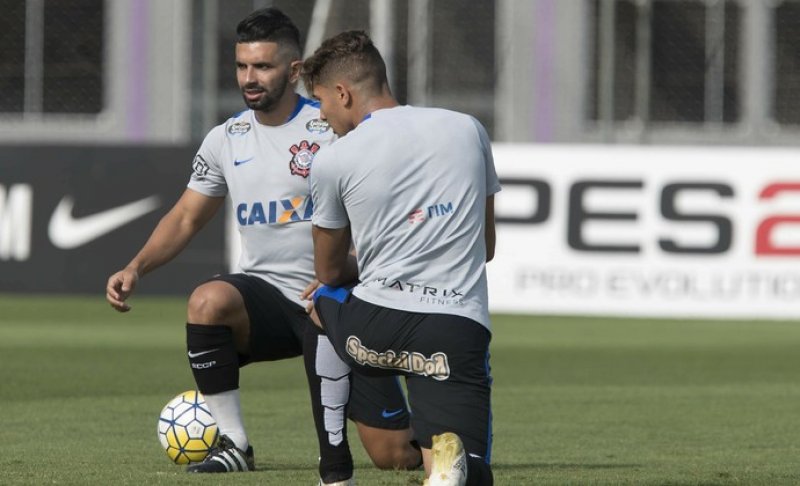 Corinthians monta equipe para enfrentar Atlético/PR