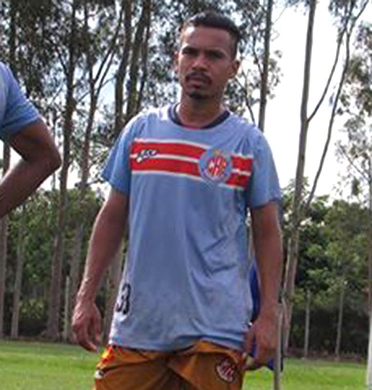 Eliel se apresenta e já treina com companheiros