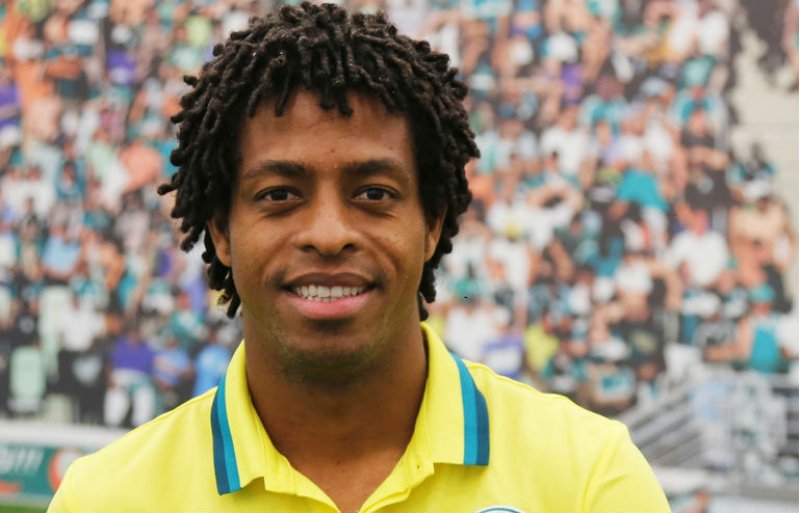 Palmeiras confirma contratação do atacante Keno