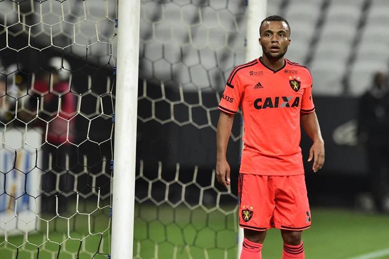 Palmeiras faz sondagem a lateral que trabalhou com Eduardo no Sport