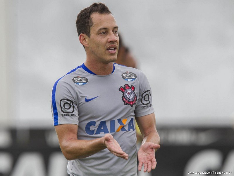Sem desmanche, Corinthians aposta em manutenção para se destacar