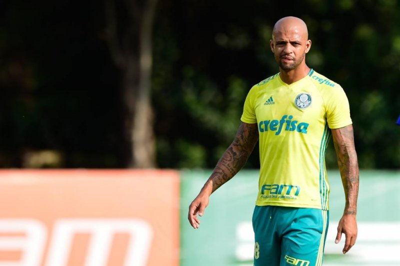 Com Felipe Melo, Eduardo Baptista reforça intenção de jogar no 4-1-4-1