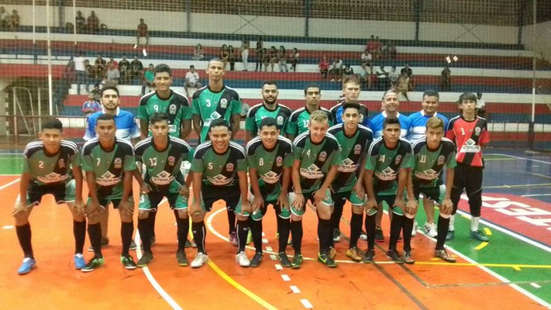 Casa das Ferragens/Lago Azul reabilita-se no Futsal Cobrinhas